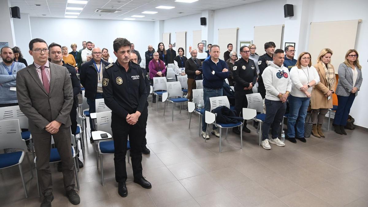Los asistentes han guardado un minuto de silencio por la muerte de la niña nadadora de Vila-real de 13 años.