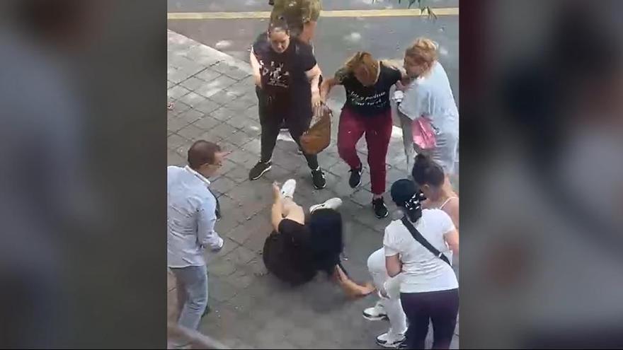 Dos mujeres heridas por arma blanca tras una pelea en València .