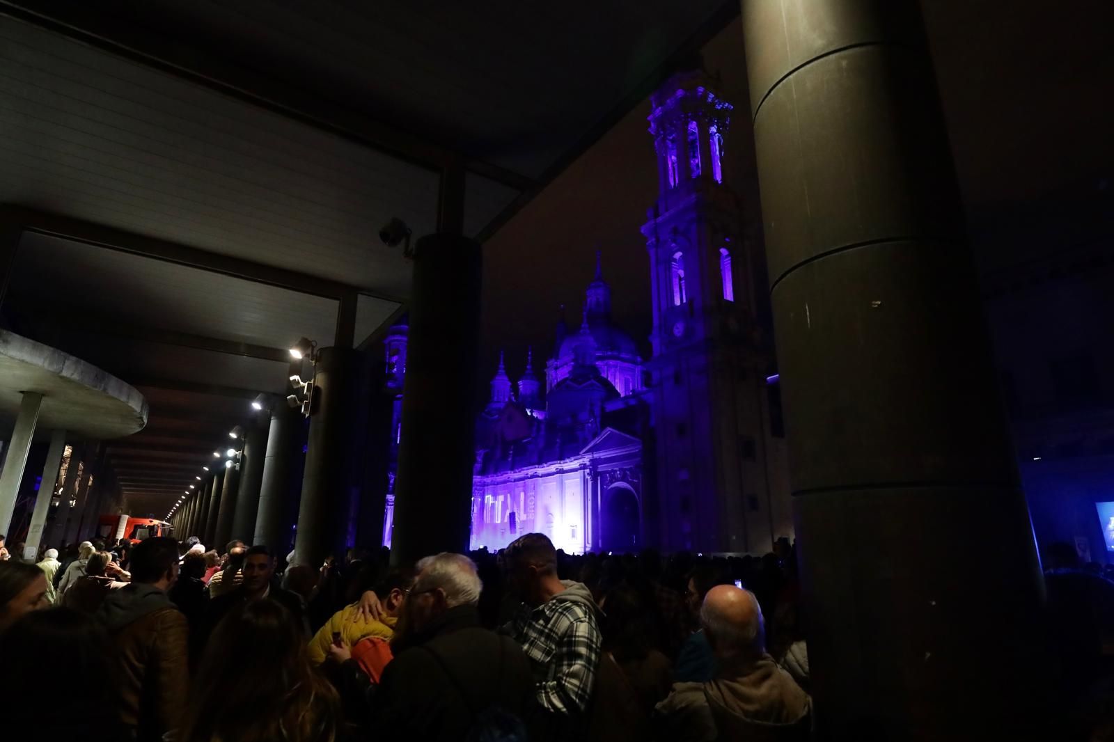 En imágenes | El 'Monumental Tour' llena la Plaza del Pilar de Zaragoza con su espectáculo único