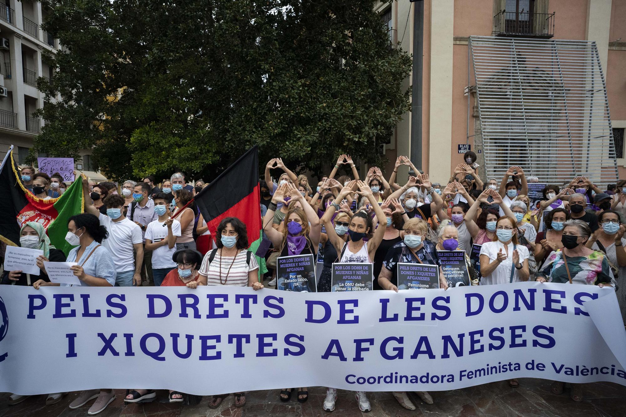 Concentración en València por los derechos de las mujeres afganas