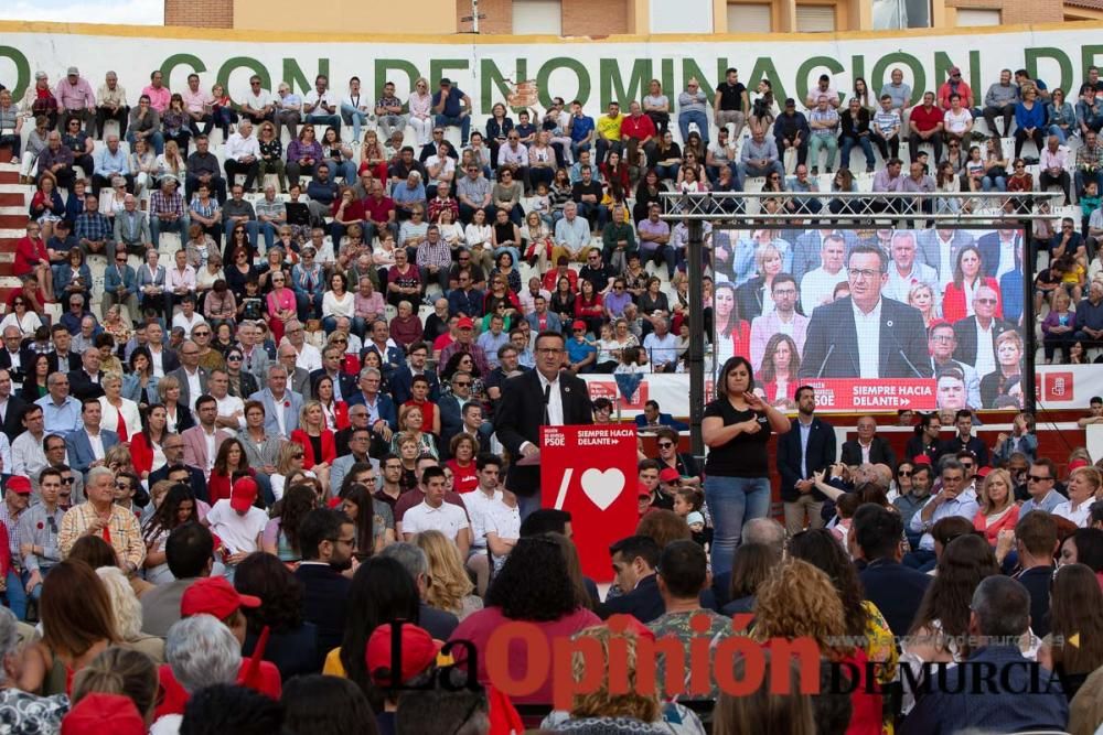 Pedro Sánchez en un acto de campaña del PSOE en Calasparra