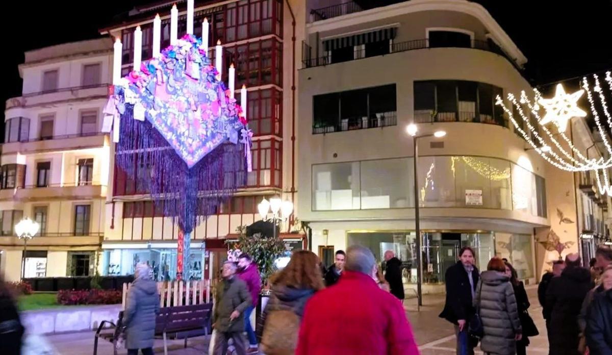 Ramo leonés monumental, según la tradición de Carbajales de Alba.