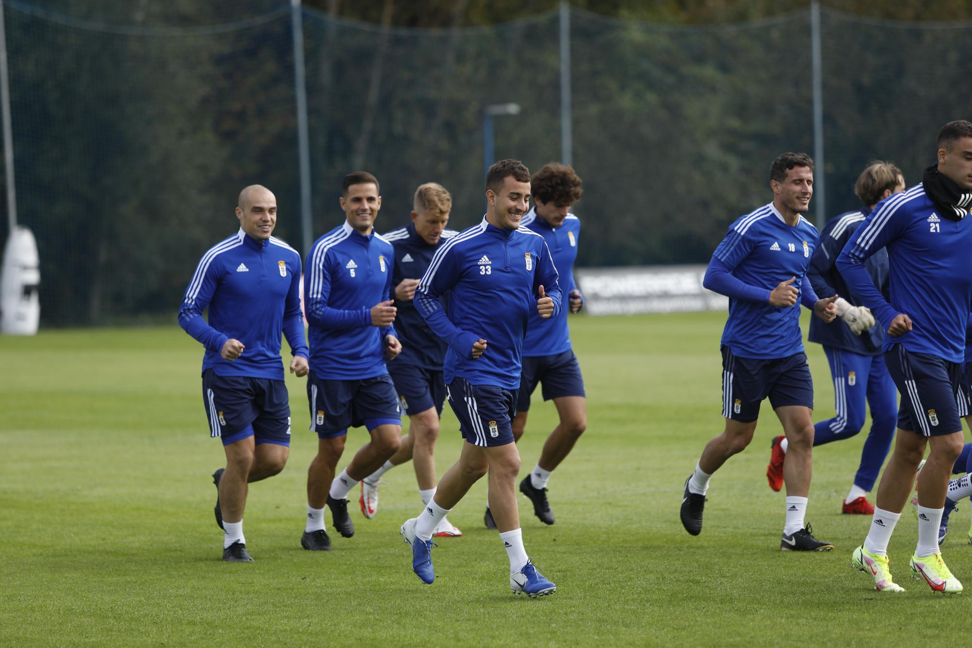 Las imágenes del entrenamiento del Oviedo tras la derrota ante el Burgos