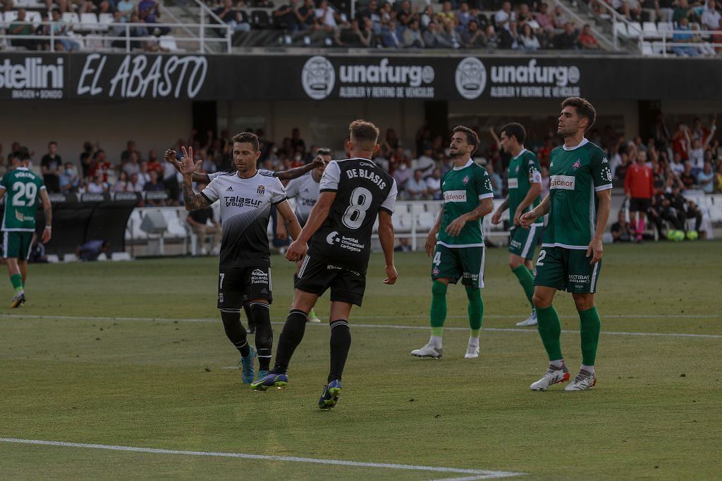 El FC Cartagena 'entierra' al Amorebieta