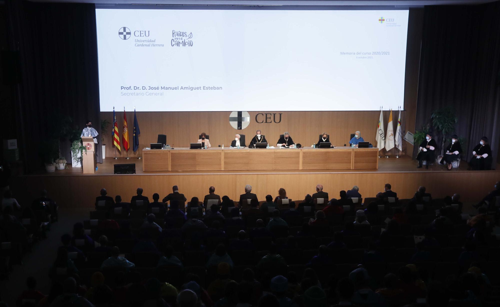 Acto de apertura del nuevo año académico en la Universidad CEU Cardenar Herrera