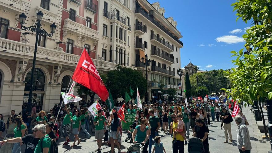 Manifestación en Sevilla por la huelga docente del 14 de mayo de 2024