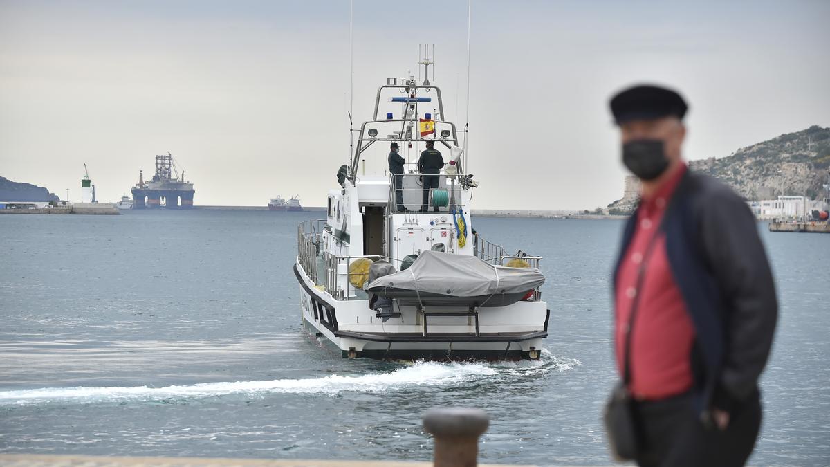 Los Reyes y sus hijas visitan Cartagena para la puesta a flote del submarino S81