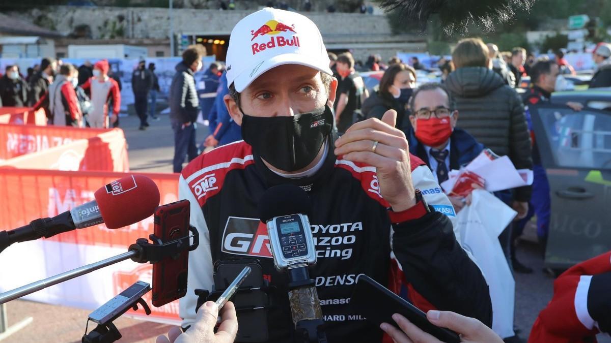 Ogier atiende a los medios tras su victoria