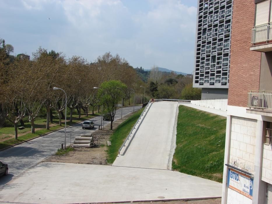 Retornar als vianants el tram del Passeig del Riu entre la Reforma i el pont de Sant Francesc