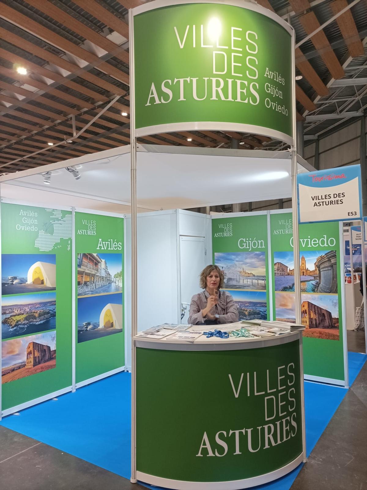 El stand de Asturias en el que se promocionaba Avilés en el Salón de Lille.