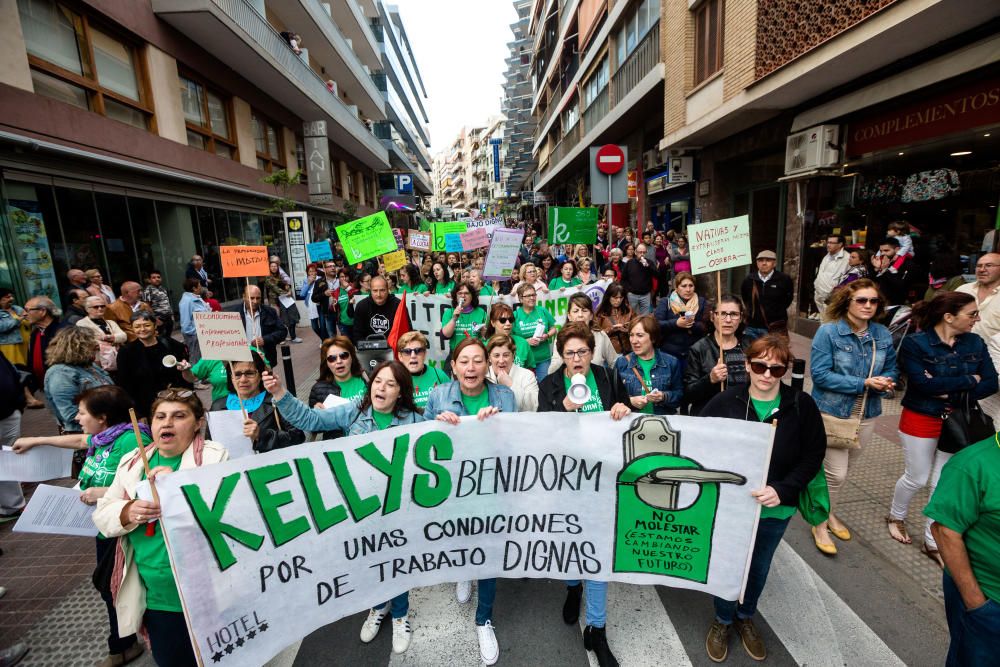 Multitudinaria manifestación contra la precariedad laboral en Benidorm