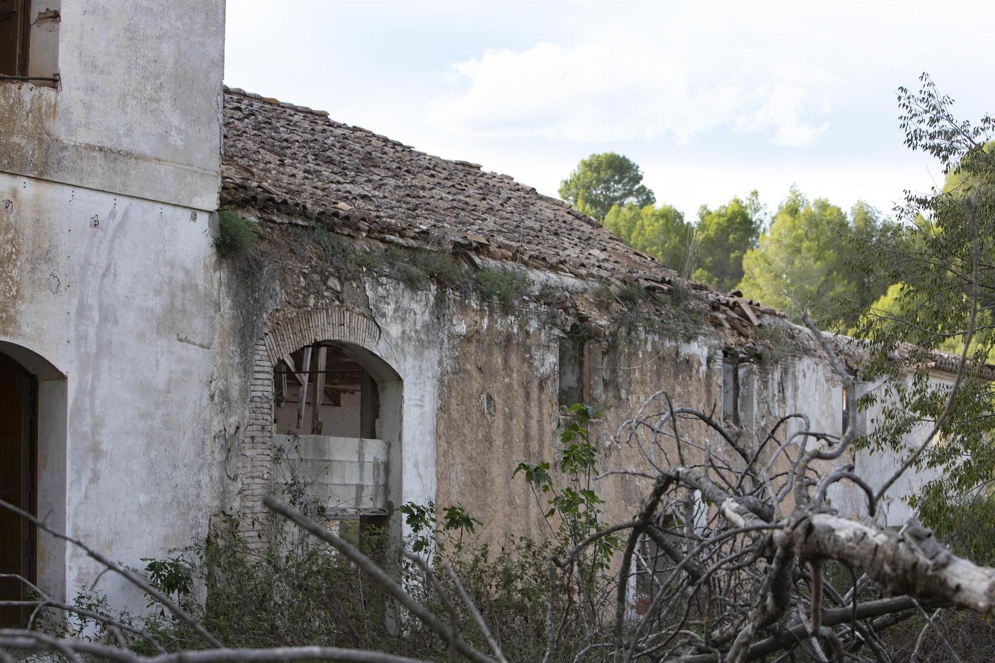 Este es el estado de deterioro que sufre la "Casa de los Quadrado" en Xàtiva