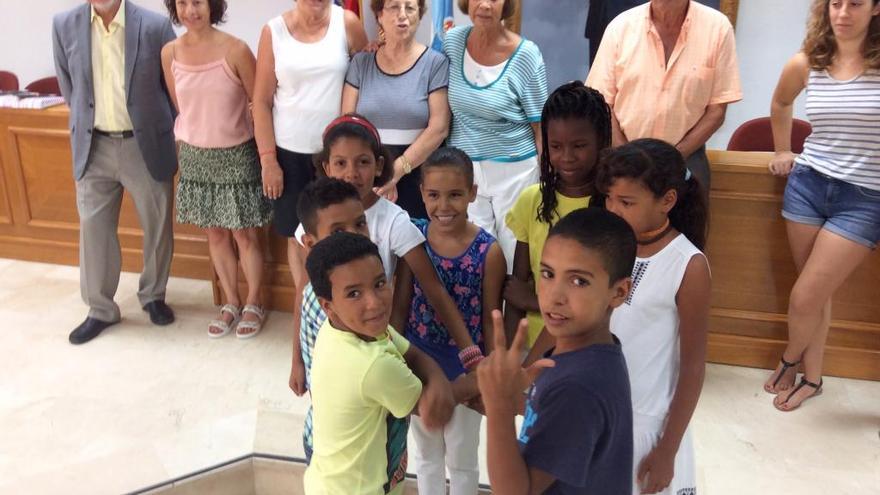 Los niños acudieron ayer al Ayuntamiento de Torrevieja.