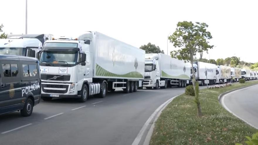 Trasvase Tajo-Segura: La caravana de camiones ha sido bloqueada por la Policía Nacional