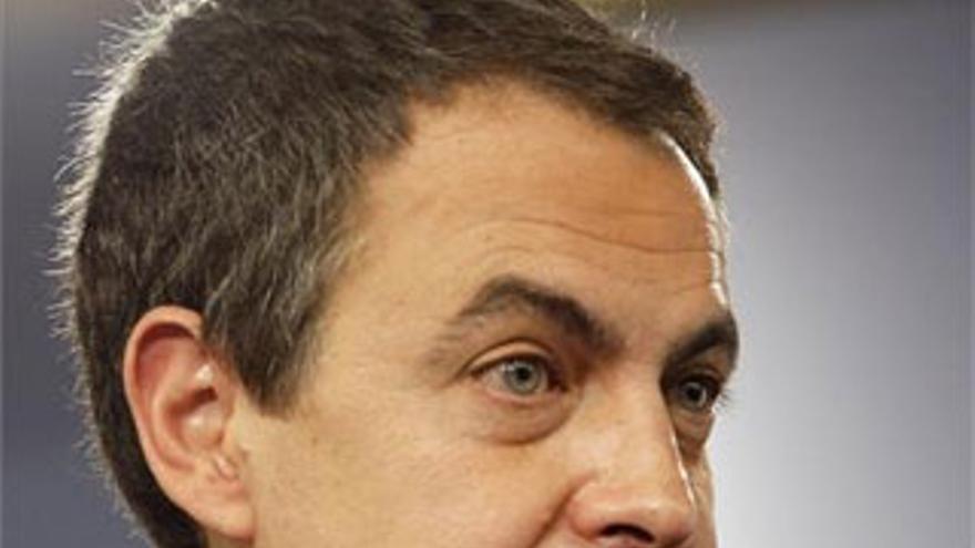 Zapatero siguió los contactos con ETA tras el atentado de la T-4 por &quot;deseo de instancias internacionales&quot;