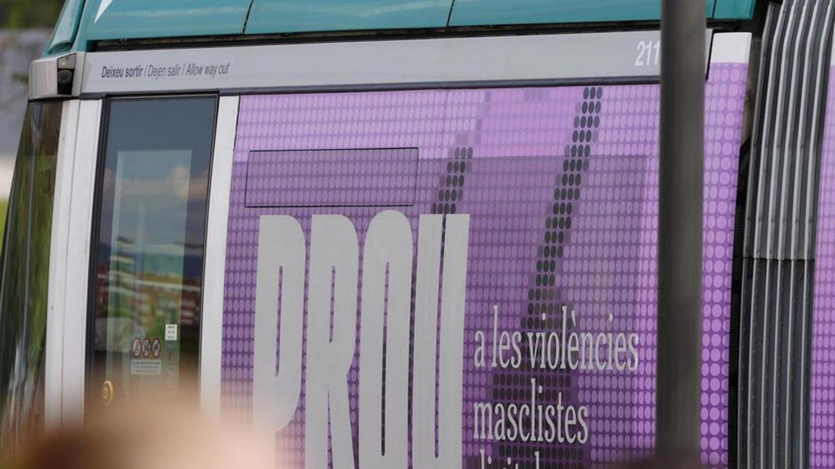 Un cartell de publicitat institucional contra la violència masclista digital | FERRAN NADEU