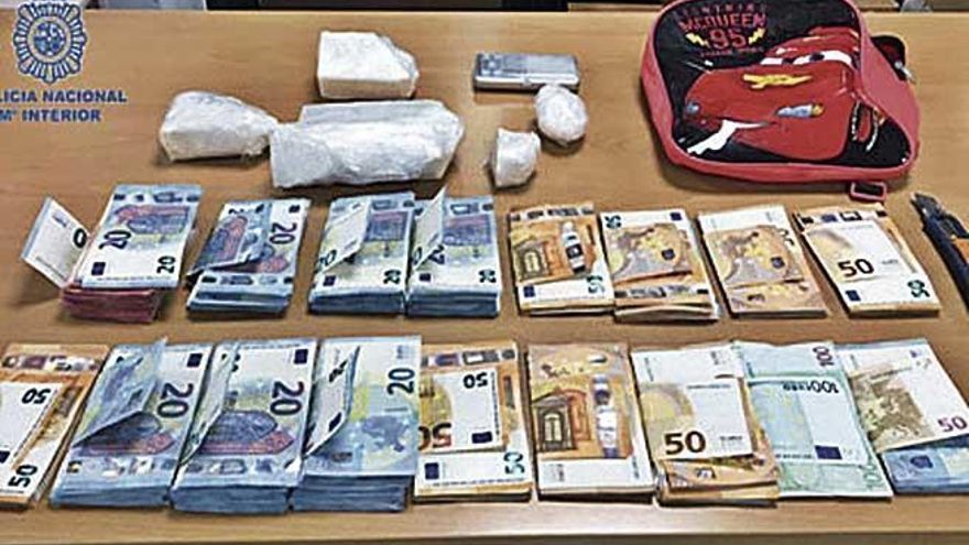 Droga y dinero intervenidos en la &#039;operaciÃ³n Readhead&#039;.