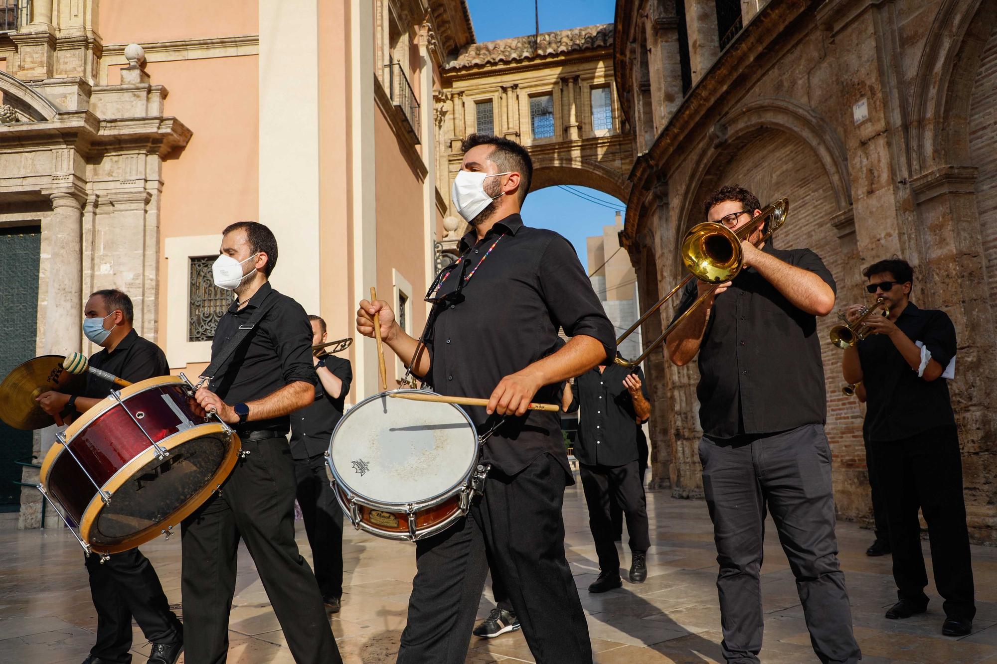 Búscate en el primer día de la ofrenda por las calles del Mar y Avellanas entre las 18:00 y las 19:00 horas