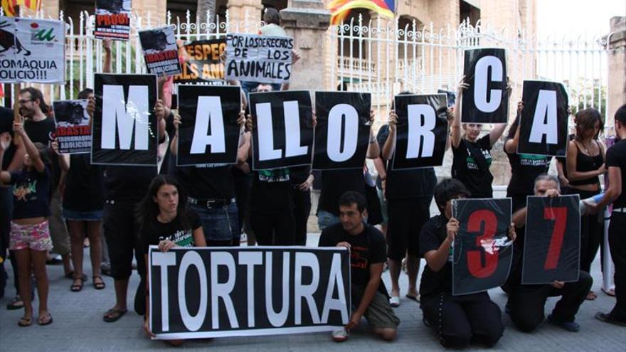 Baleares prohíbe matar o herir a los toros