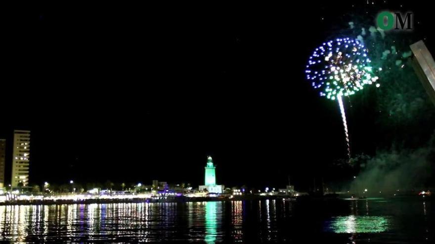 Vista de los fuegos artificiales desde el Muelle Dos.