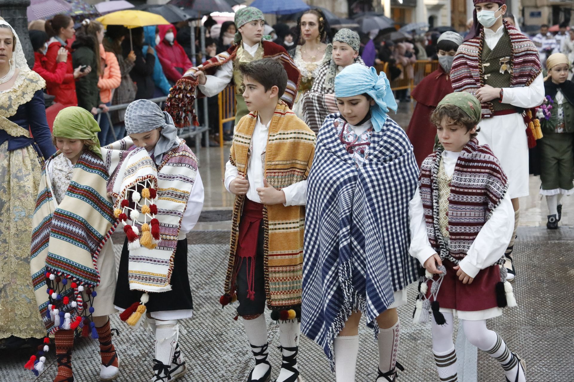 Búscate en el primer día de ofrenda por la calle Quart (entre las 18:00 a las 19:00 horas)