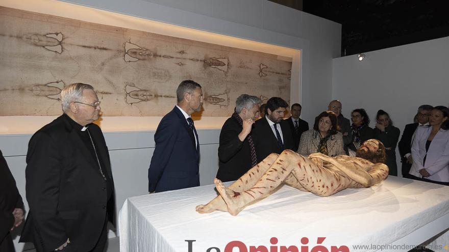 Así ha sido la inauguración de la exposición The Mystery Man en Caravaca. Descubre como es la muestra que atrae a miles de personas