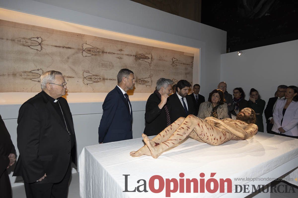 Así ha sido la inauguración de la exposición The Mystery Man en Caravaca. Descubre como es la muestra que atrae a miles de personas