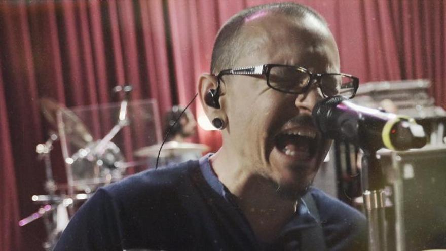 Chester Bennington.