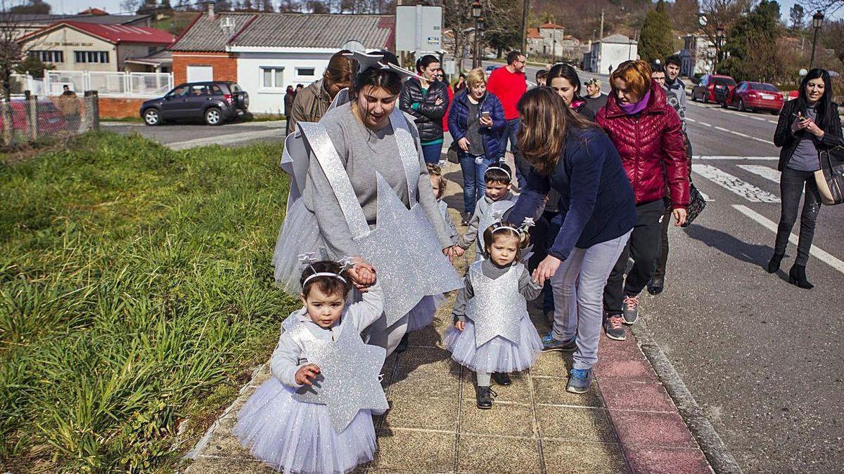 Alumnos del CEIP Pío Cabanillas, durante una actividad de Carnaval en 2019.