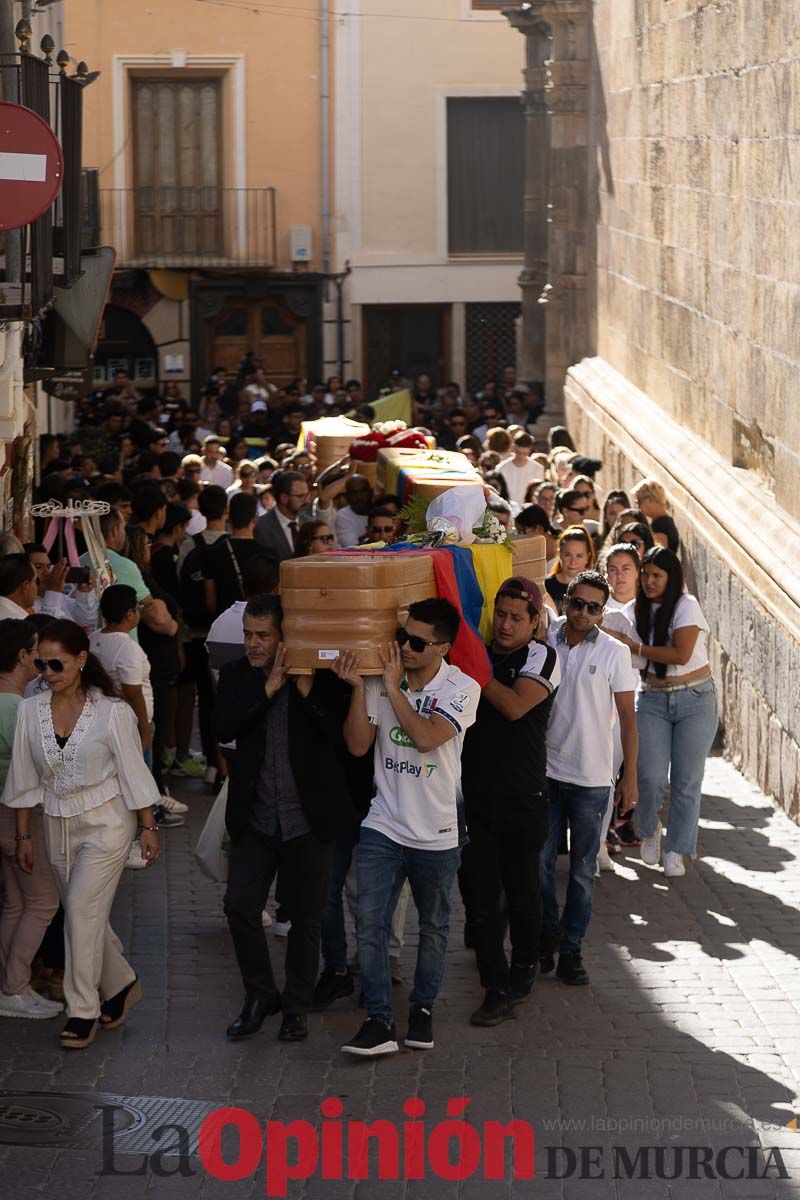 Imágenes del funeral en Caravaca de algunas de las víctimas del incendio en las discotecas de Murcia