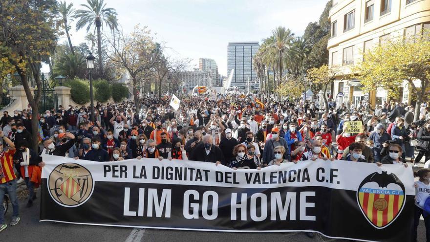 Imagen de una de las manifestaciones contra la gestión de Meriton. | J.M. LÓPEZ