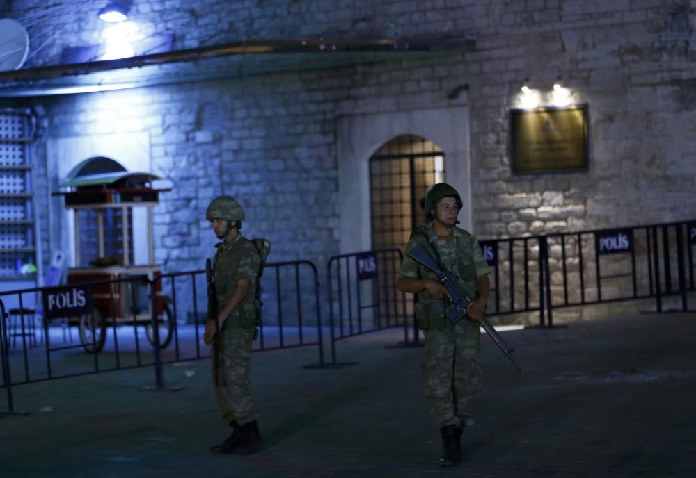 Soldats de l'exèrcit turc desplegats a Istanbul