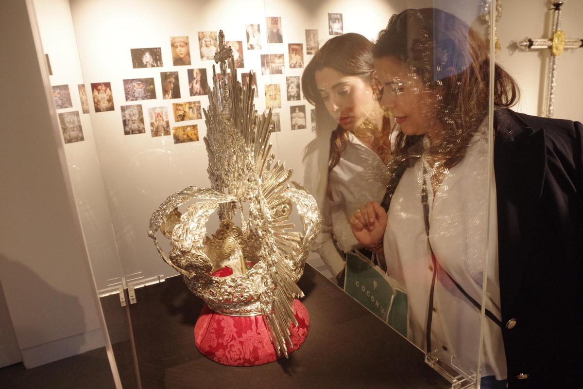 Fotos de la inaguración de la exposición 'Aquella Virgen del Perchel' de la cofradía de la Misericordia