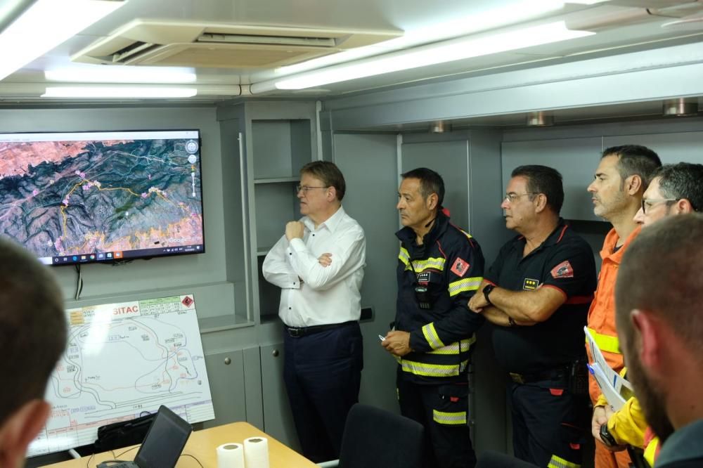 Visita de Ximo Puig a la zona del incendio de Beneixama