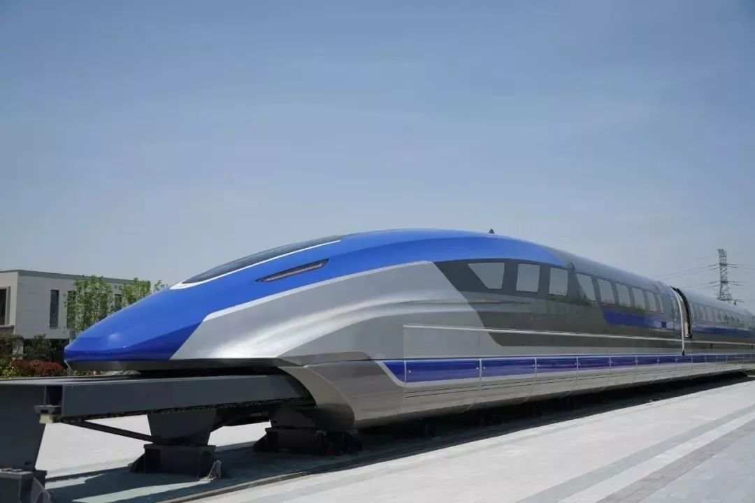 El nuevo tren maglev de China.