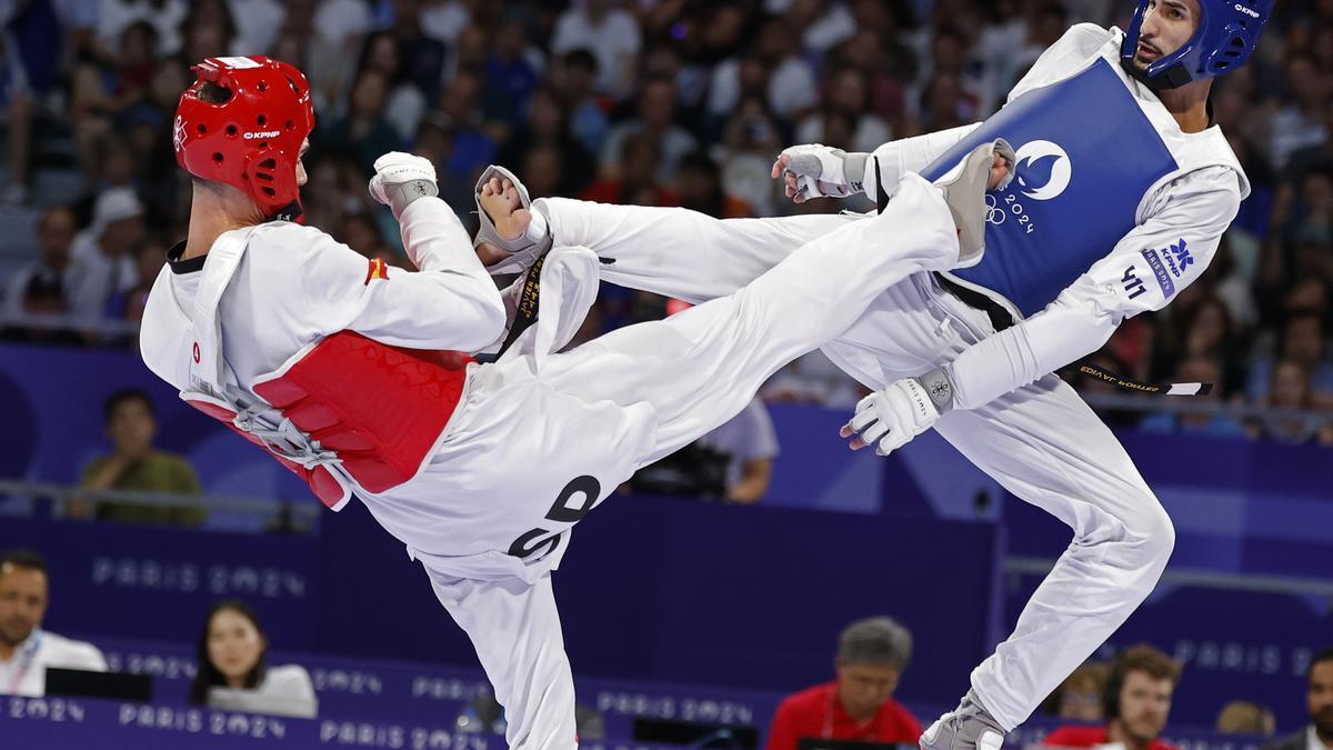 Javi Pérez Polo, a la izquierda, durante su combate por el bronce.