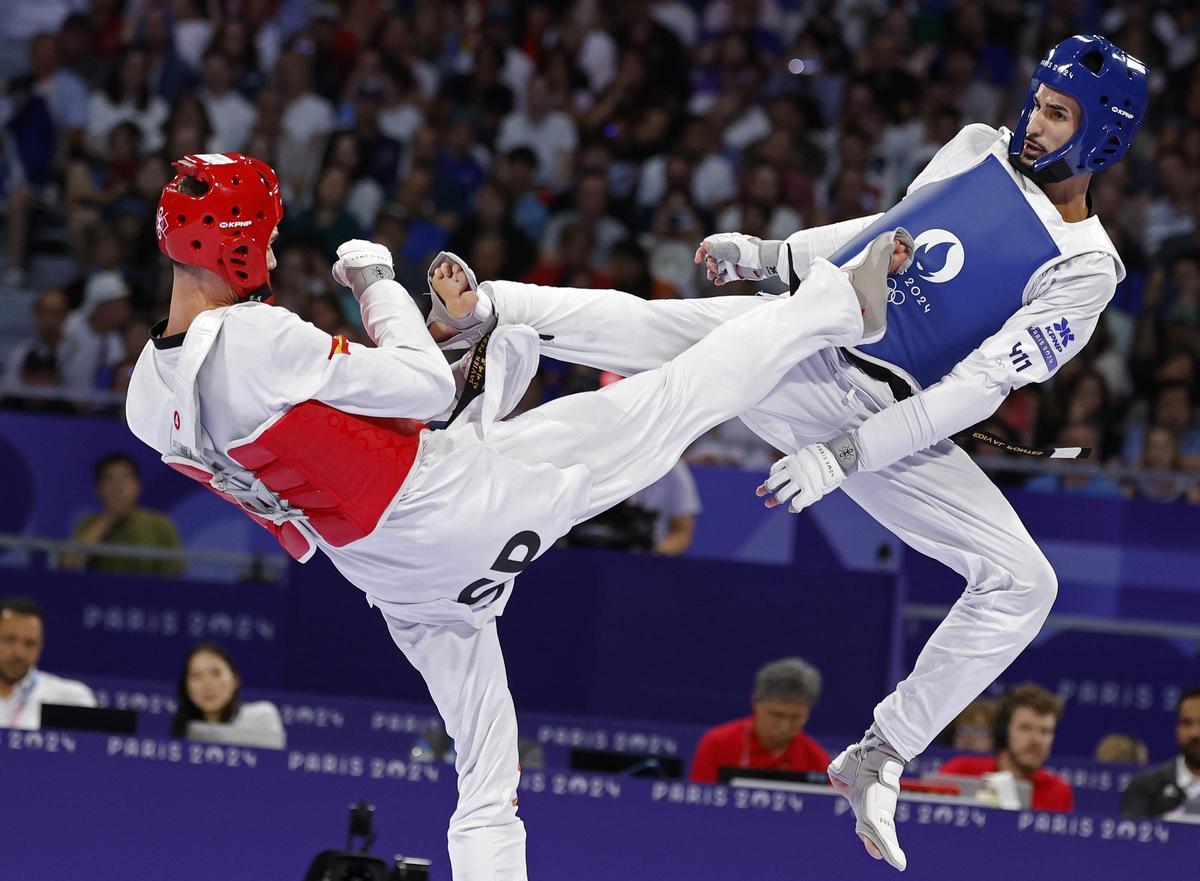 Javi Pérez Polo, a la izquierda, durante su combate por el bronce.