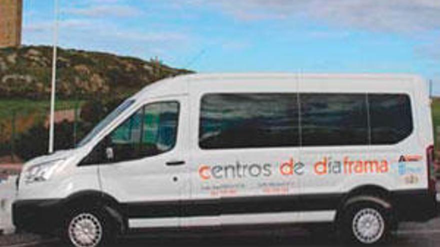 Transporte adaptado para desplazamiento de usuarios.