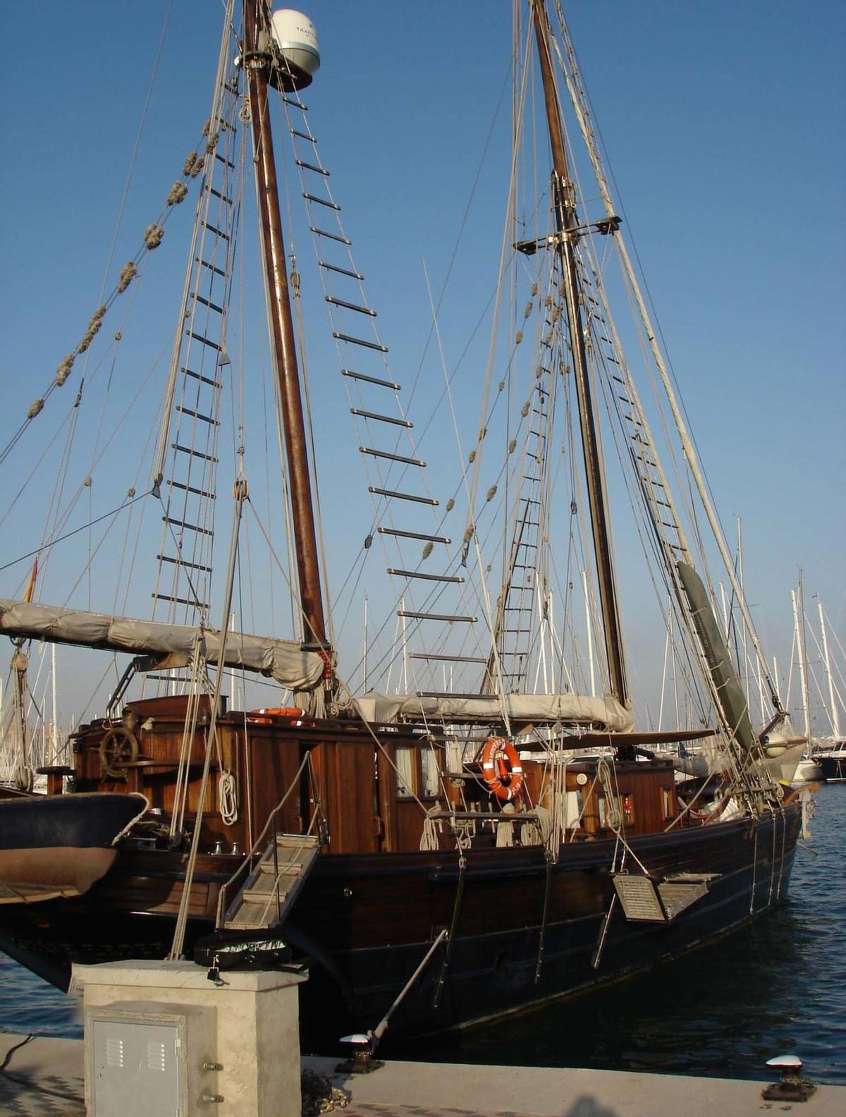 El 'Rafael Verdera', aparellat de tartana,  el 2007, amarrat al Port de Palma
