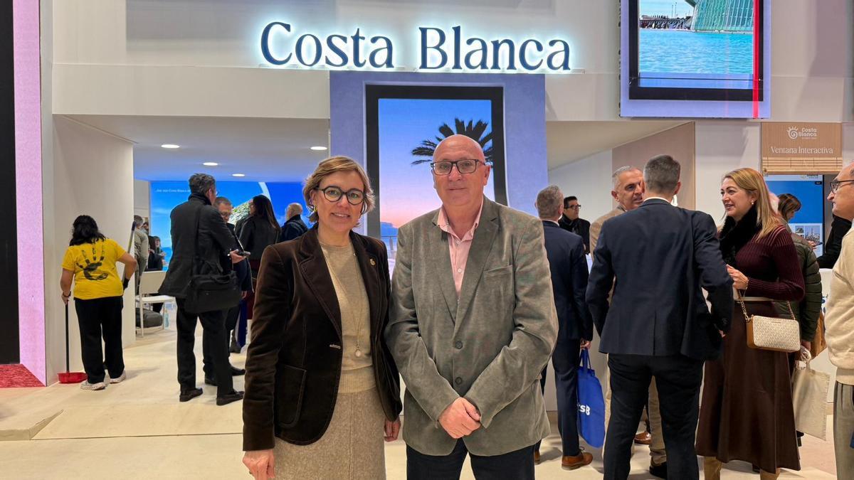 Rosa Cardona, alcaldesa de Xàbia y Juan Ortolà, concejal de Playas