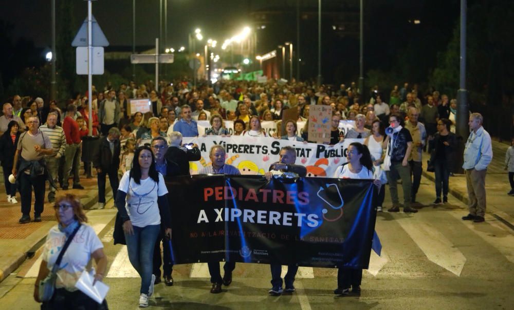 Manifestación en Manises por el recorte de pediatras