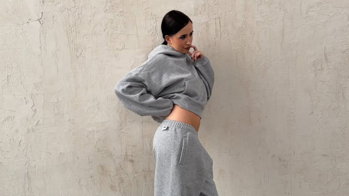 Carlota Marañón con chándal gris de Omara