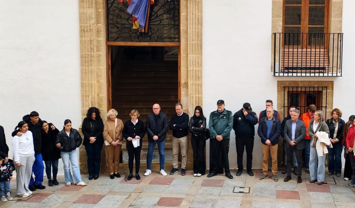 El minuto de silencio en memoria de las víctimas del incendio