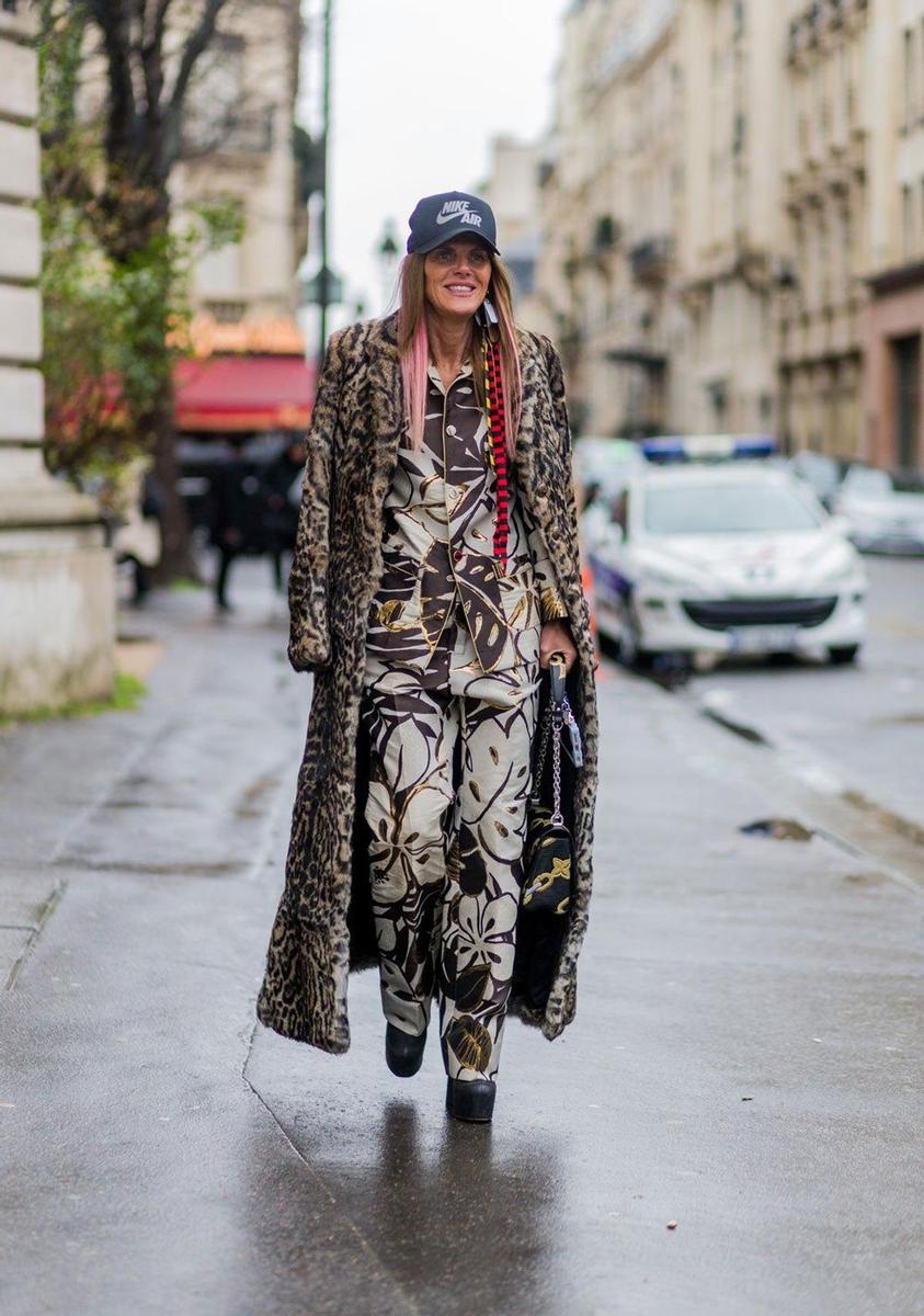 Anna Dello Russo en pijama por París