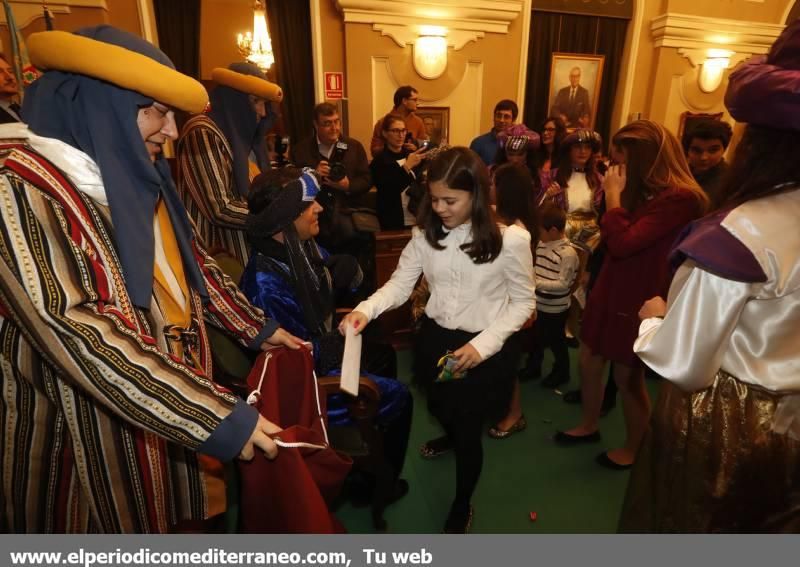 El Cartero Real recogió las ilusiones de los niños de Castellón