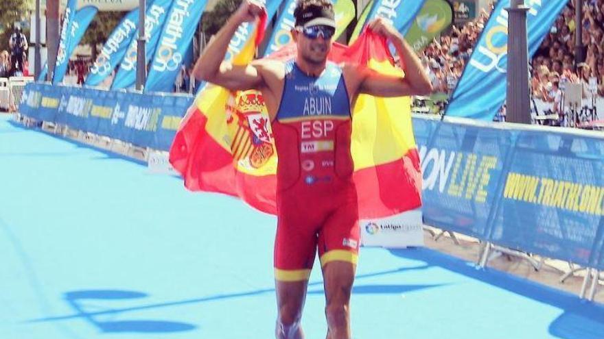 Uxío Abuín, bronce en Melilla, gana el circuito de la Copa de Europa