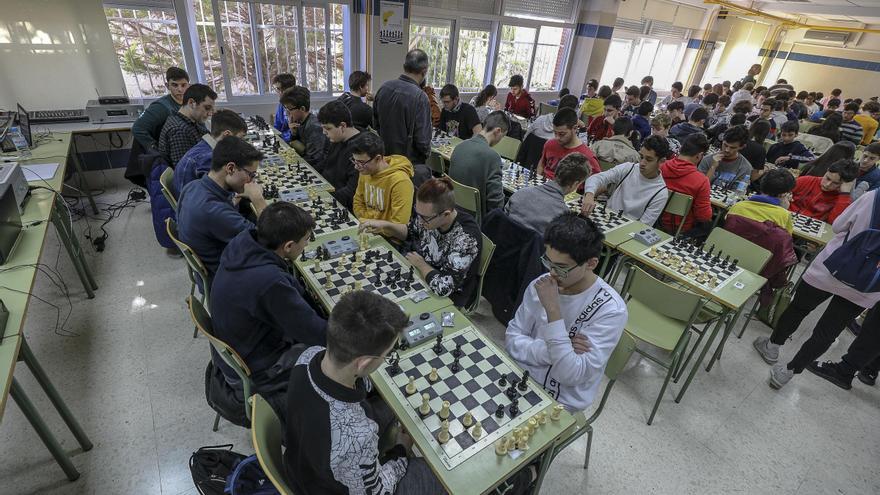 Talleres en El Hondo y torneos de pelota valenciana, entre las actividades que presenta Crevillent para este curso escolar