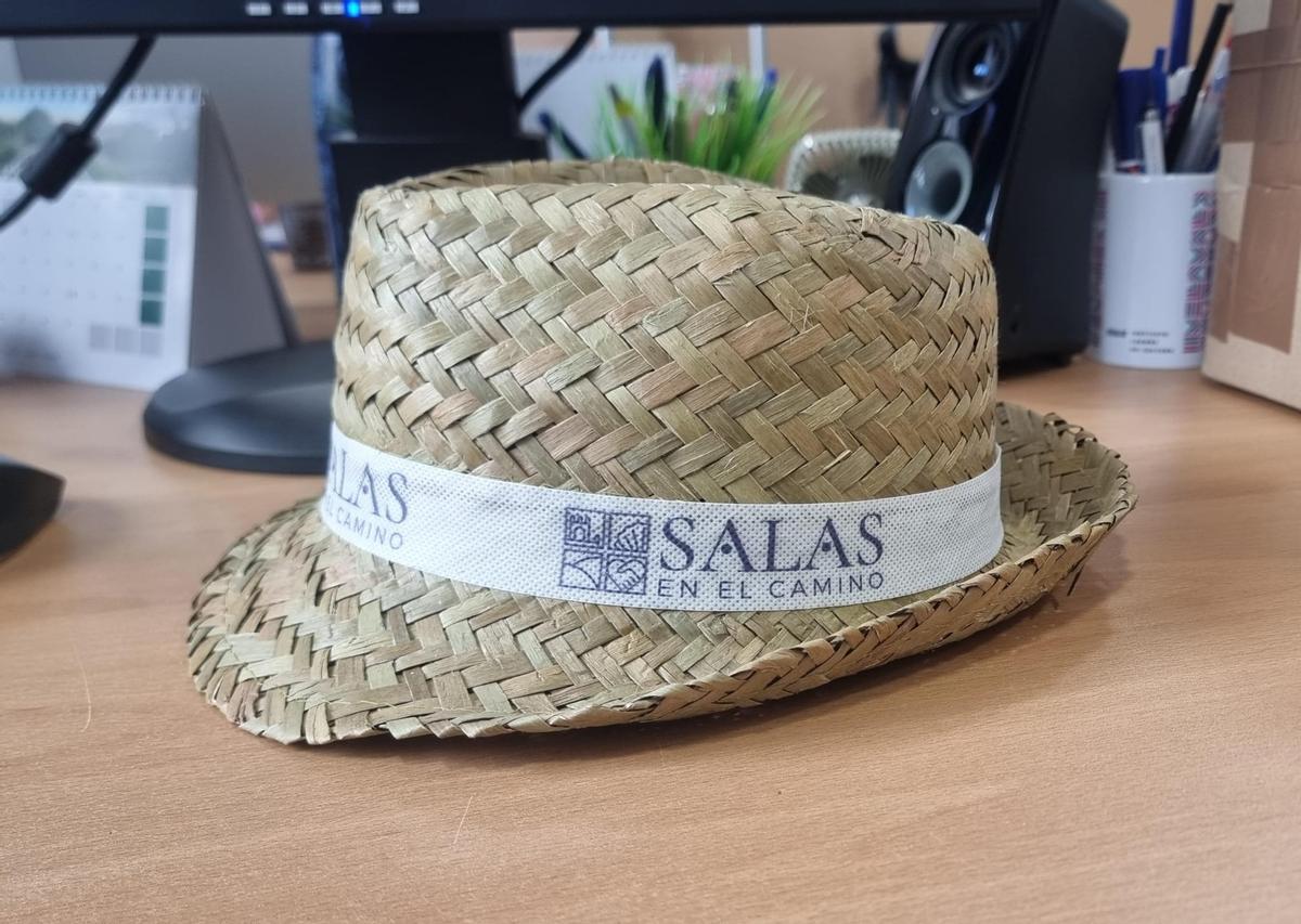 Los nuevos artículos de merchandising de la marca de calidad turística de Salas, en imágenes Los nuevos artículos de merchandising de la marca de calidad turística de Salas, en imágenes