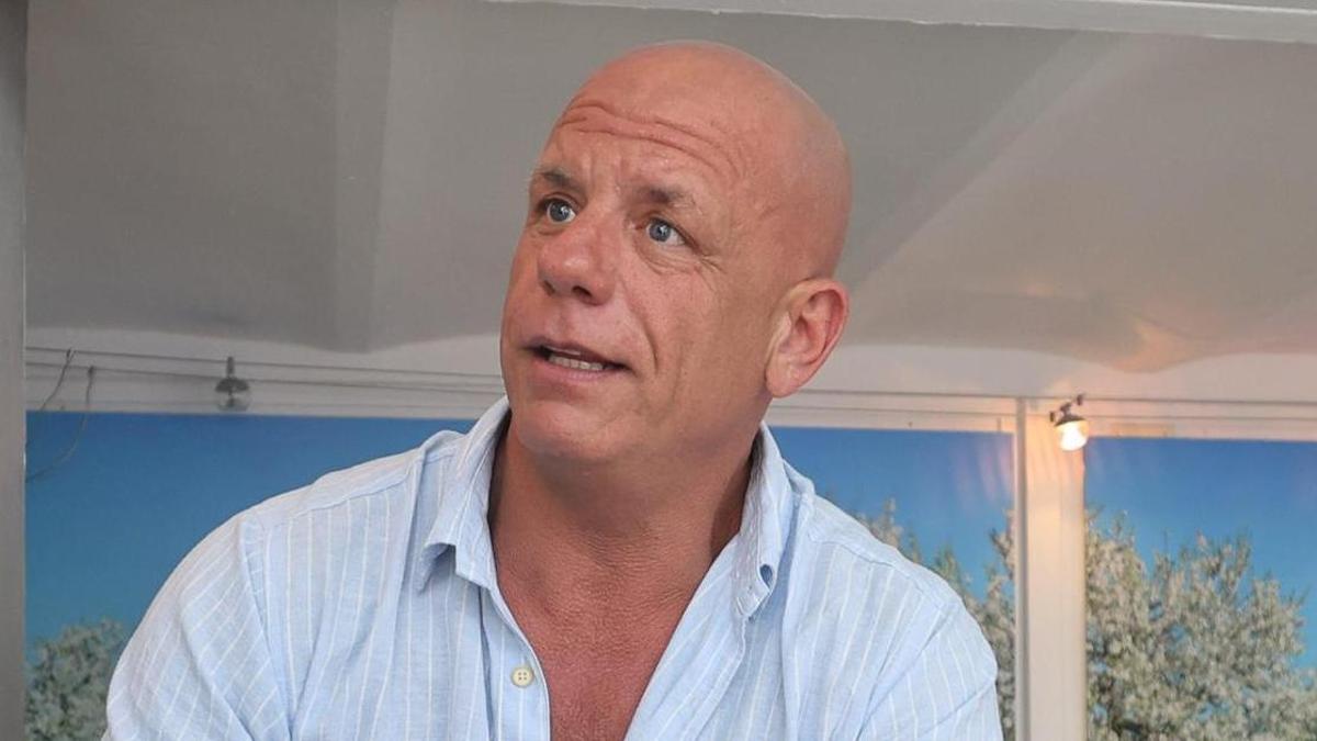 Zenón Helguera durante la entrevista.