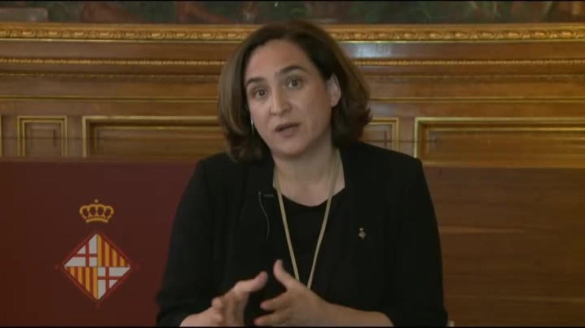 Colau: Molts que no érem independentistes, ara ens mobilitzem davant lactitud del PP.